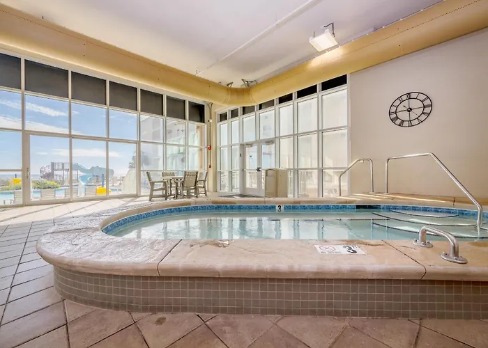 Phoenix Gulf Towers 1105 Apartment